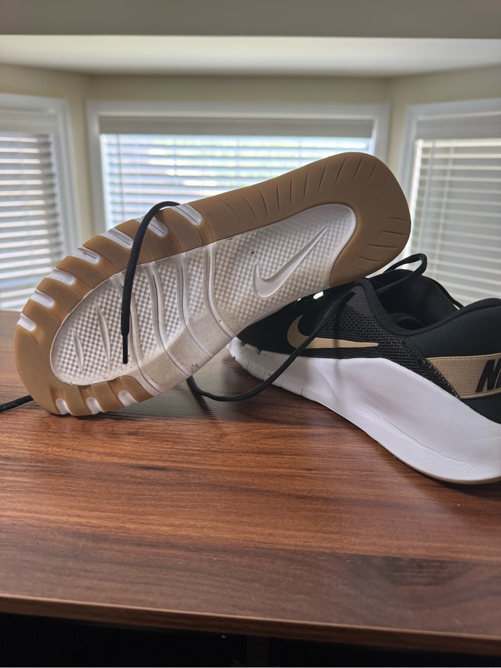 Nike Men’s Flex trainers Athletic Shoes Black and Gold - Picture 4 of 4